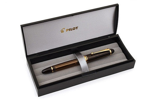 Pilot Custom 823 Fountain Pen Brown Barrel 14K Gold Medium Nib – view 4