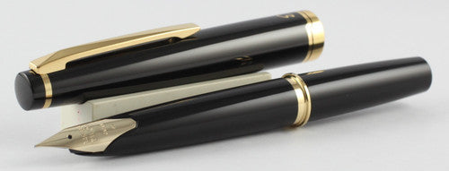 Pilot E95S Fountain Pen Black 14K Gold Medium Nib – view 2