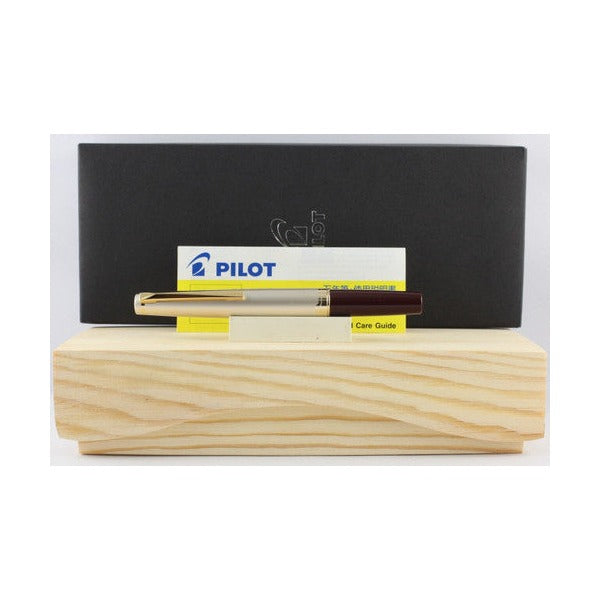 Pilot E95S Fountain Pen Deep Red 14K Gold Fine Nib – view 6