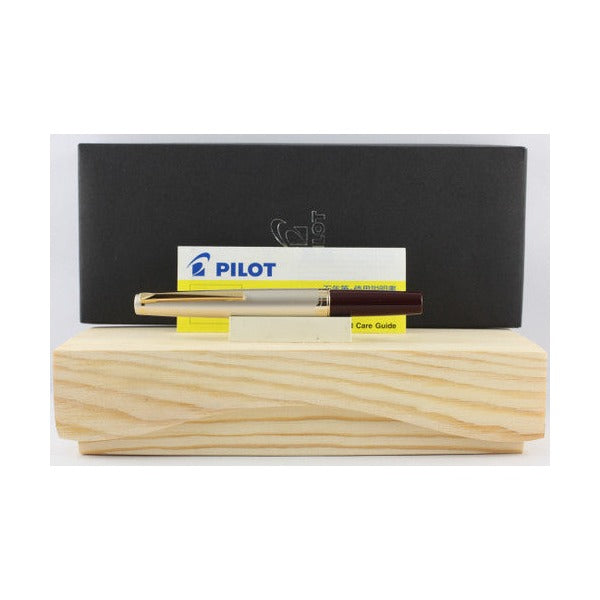 Pilot E95S Fountain Pen Deep Red 14K Gold Medium Nib – view 6