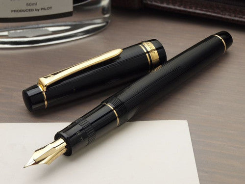 Pilot Justus 95 Fountain Pen Black Stripe Barrel 14K Gold Fine Nib – view 4