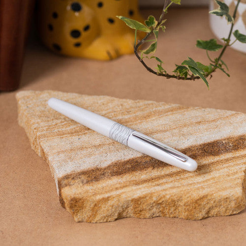 Pilot MR2 Fountain Pen White Tiger Barrel Fine Nib – view 3