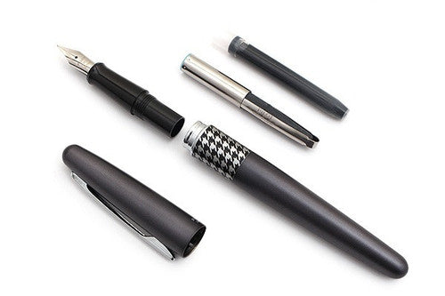 Pilot MR3 Retro Pop Fountain Pen Grey Houndstooth Barrel Medium Nib – view 3