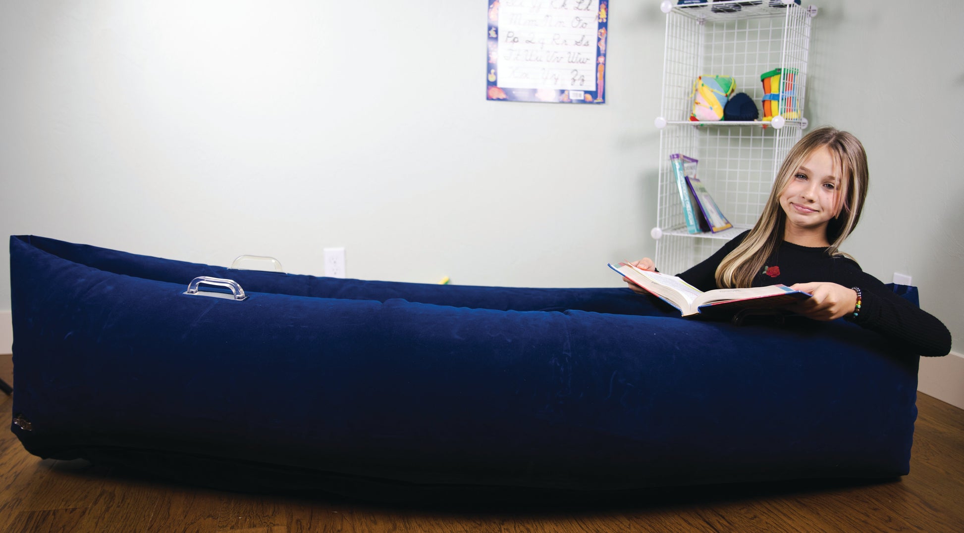 Comfy Hugging Peapod Sensory Pod Blue Inflatable-3
