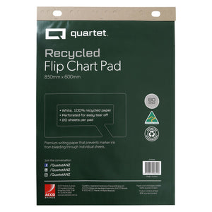 Quartet flipchart pad in its dark green printed cover beneath a kraft header strip with oval slots, the cover printed with the pad name, sheet count and paper details