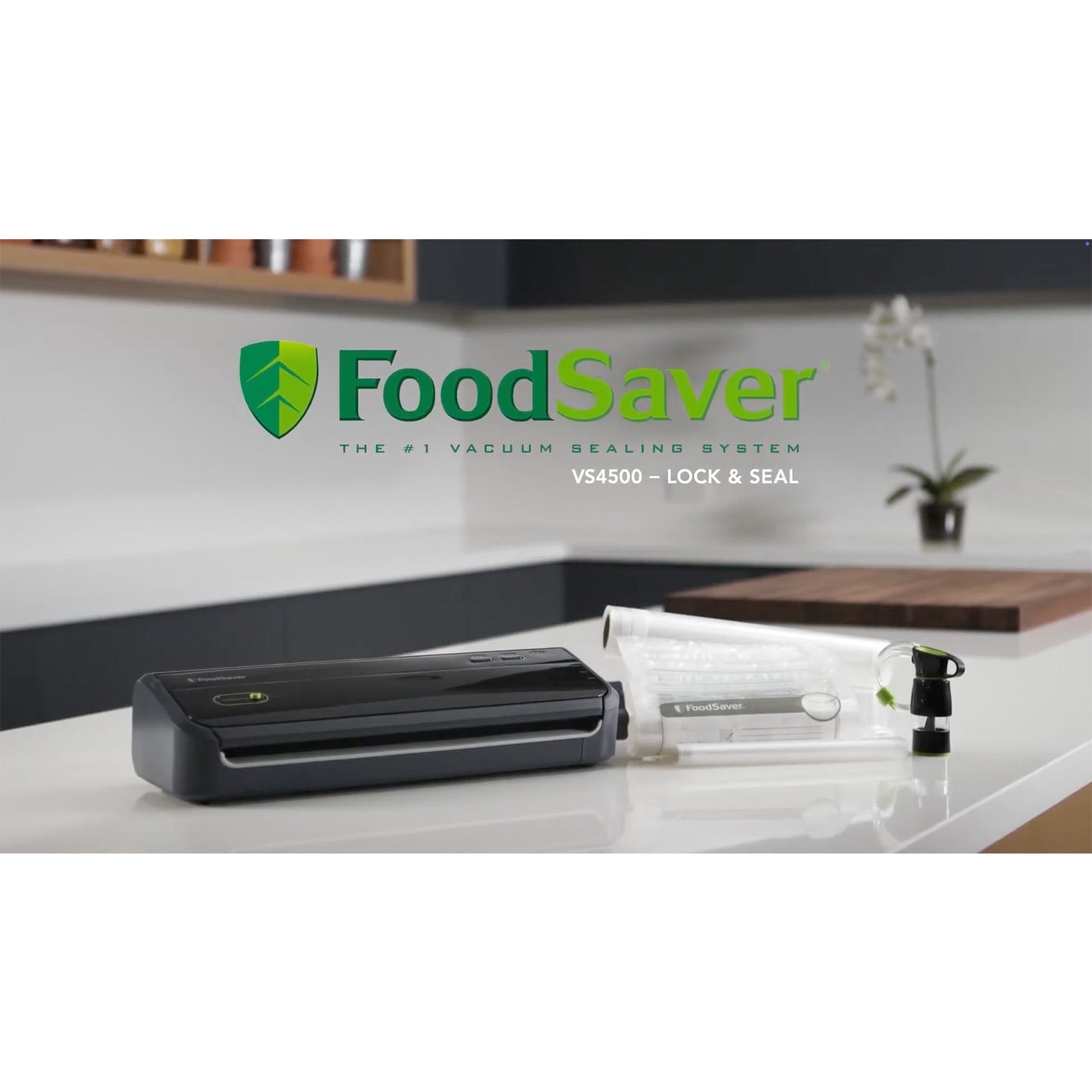 FoodSaver VS4500 vacuum sealer with sealed food bags